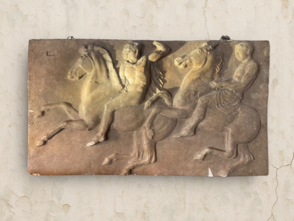 Relieve ecuestre en escayola