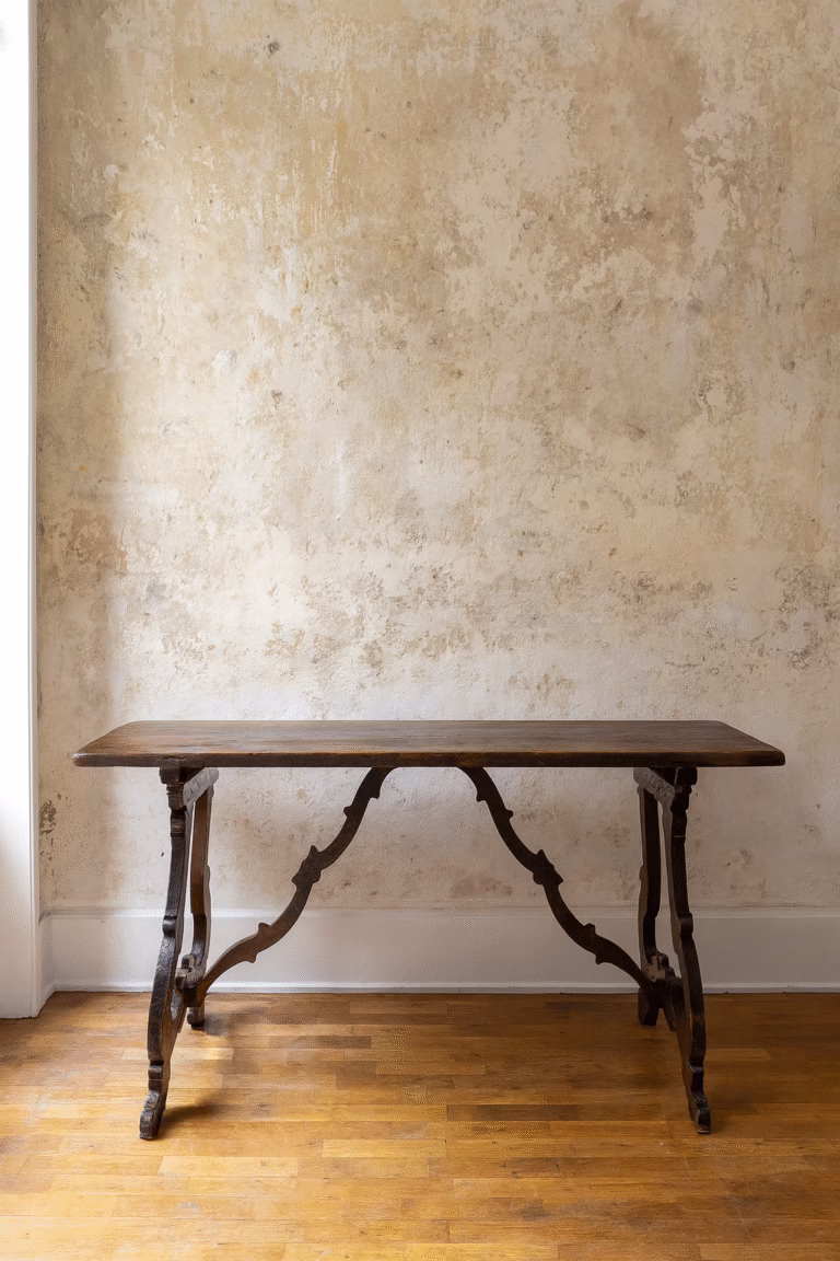 Mesa nogal. Italia s xviii