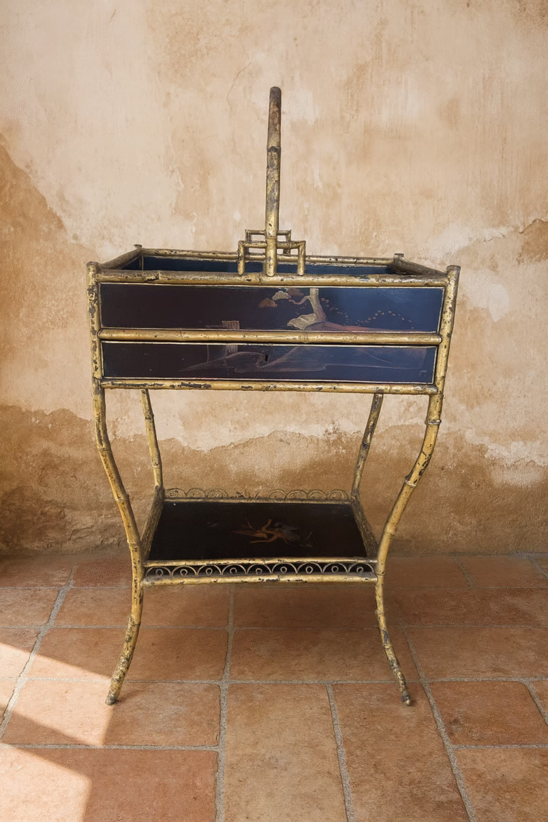 mueble auxiliar lacado isabel martinez antiguedades