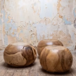 Mesas auxiliares/ puf de madera maciza